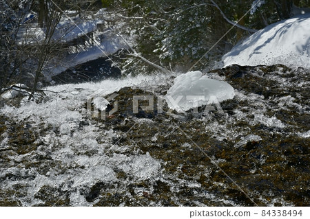 隆冬的湯田秋 84338494