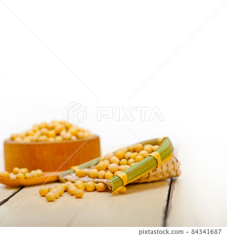 organic soya beans organic soya beans 84341687