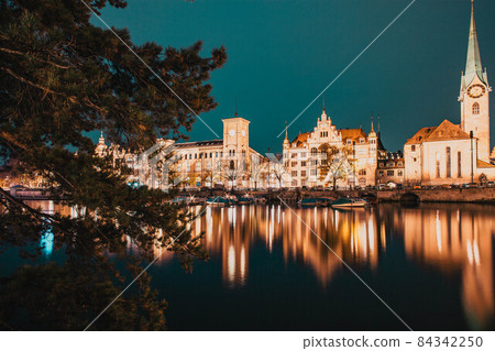 panorama of Zurich city center with Frau Munster and Grossmunster 84342250