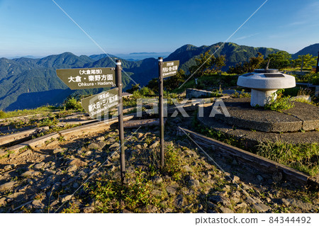 早晨的丹澤山和遠野山頂的風景 早晨的丹澤山和遠野山頂的風景 84344492