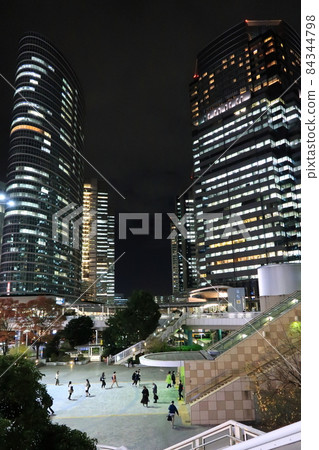 2021 品川站港南口夜景 2021 品川站港南口夜景 84344798