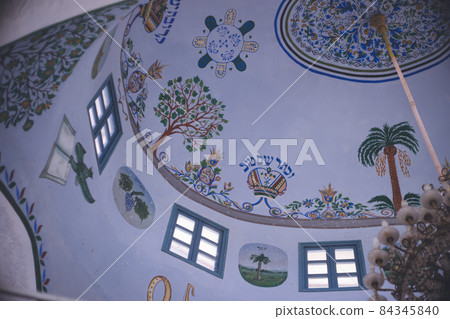以色列北部加利利以北的猶太聖地 Safed Old City 的猶太教堂 84345840