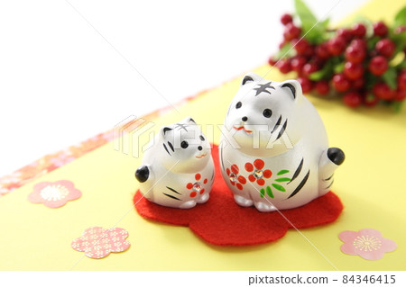 虎年,虎年,賀年片素材,親子,水平位置面對面 虎年,虎年,賀年片素材,親子,水平位置面對面 84346415