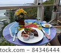 Garnish with steak from a seaside restaurant on the outskirts of Los Angeles 84346444