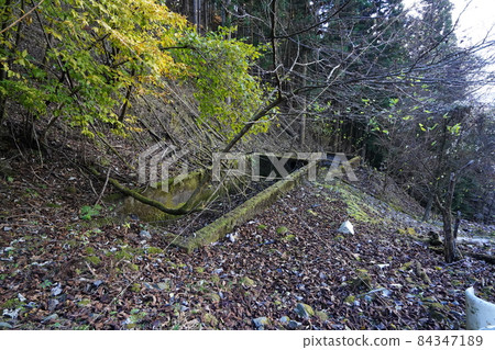 桐生川上游群馬縣桐生市三協海道附近綠城一側的設施遺跡 桐生川上游群馬縣桐生市三協海道附近綠城一側的設施遺跡 84347189
