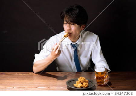 商人午夜小吃 84347308