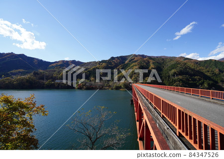 Kusagi Bridge on Lake Kusagi in Azuma-mura, Seta-gun, Gunma Prefecture (currently Azuma-cho, Midori City) Kusagi Bridge on Lake Kusagi in Azuma-mura, Seta-gun, Gunma Prefecture (currently Azuma-cho, Midori City) 84347526