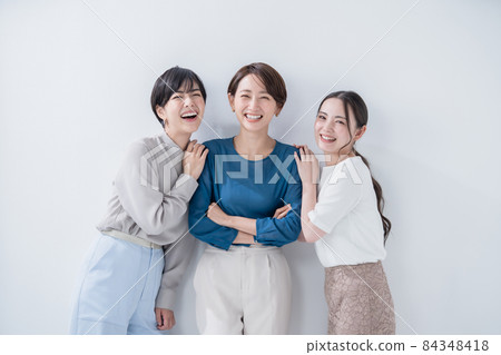 3女團隊合影 84348418