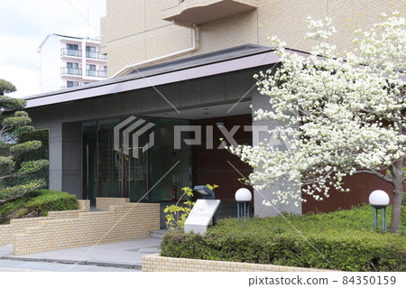Mansion in Higashi Osaka City, Osaka Prefecture Mansion in Higashi Osaka City, Osaka Prefecture 84350159