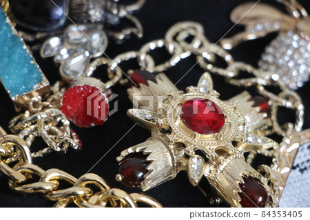 Vintage brooches with gemstones. Colorful fashion Luxury. Selective focus 84353405