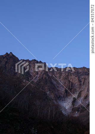 黎明絕景，谷川一野倉澤岩壁 84357072