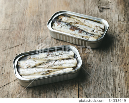 open sardines cans 84358649