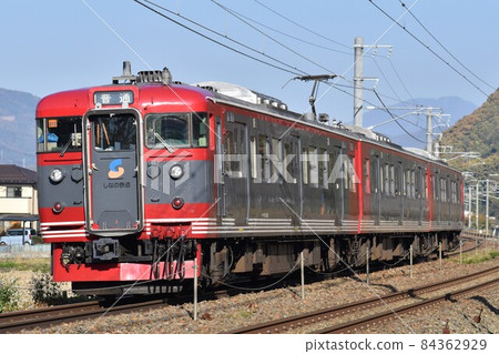信州秋季快速運行的信濃鐵道115系列 84362929