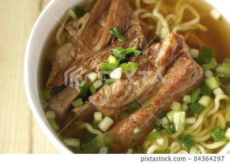 Take a bird's-eye view of Okinawa soba with large spare ribs Take a bird's-eye view of Okinawa soba with large spare ribs 84364297