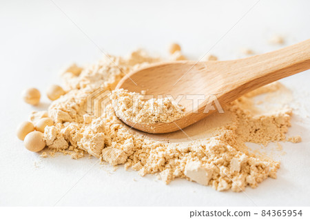 Kinako and soybeans Kinako and soybeans 84365954