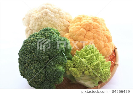 Romanesco broccoli cauliflower 84366459