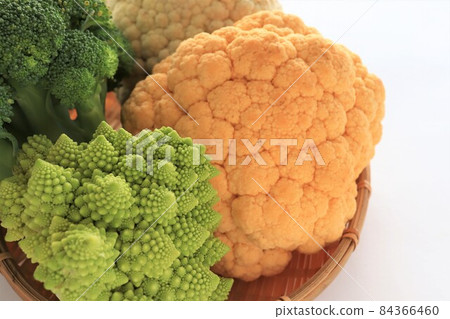 Romanesco broccoli cauliflower 84366460