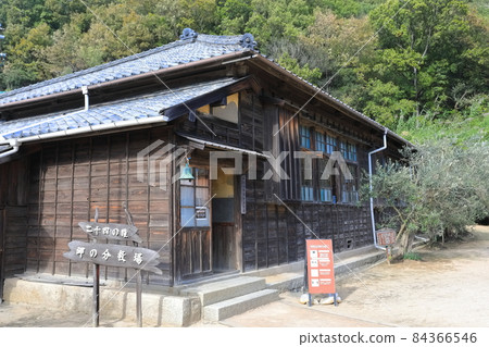 [Kagawa Prefecture] Twenty-four Hitomi Cape Branch School (Twenty-four Hitomikan) 84366546