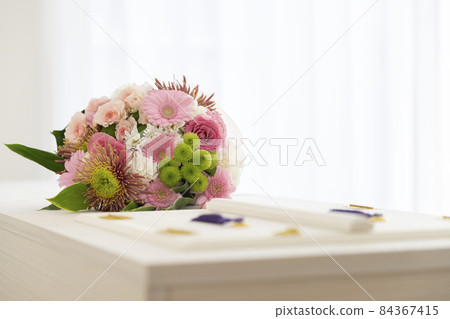 棺材花束的圖像 棺材花束的圖像 84367415