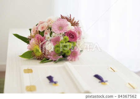 Image of the ending bouquet of the coffin bouquet 84367562