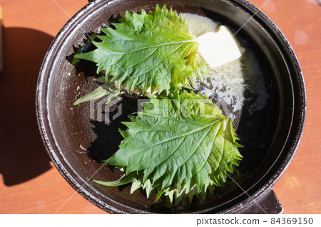 Chiba specialty: Grilled horse mackerel wrapped in shiso leaves (close-up) Chiba specialty: Grilled horse mackerel wrapped in shiso leaves (close-up) 84369150