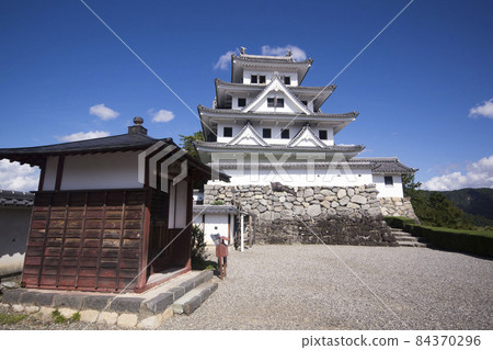 Gujo Hachiman Castle 84370296
