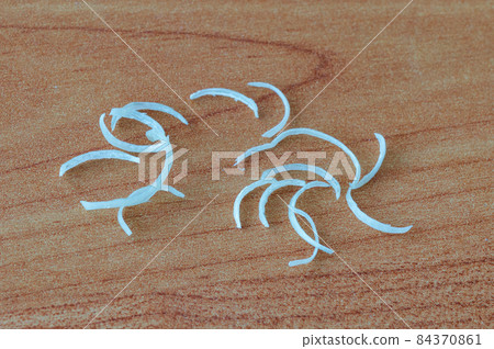Cut the human nail. Cut the human nail. 84370861