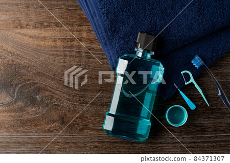 Image of male bad breath prevention Image of male bad breath prevention 84371307