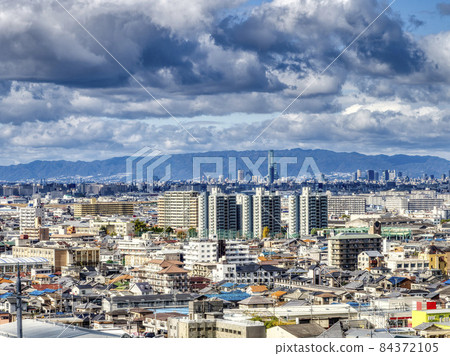 [HDR] 多雲天氣籠罩的大阪市區 84372105