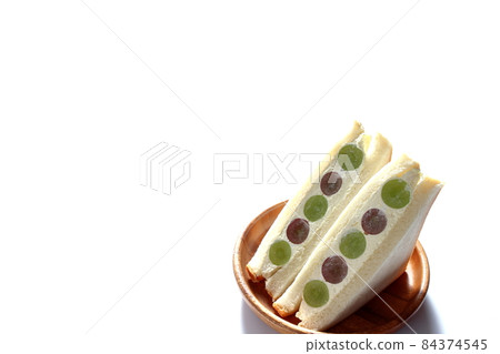 Grape sandwich 84374545