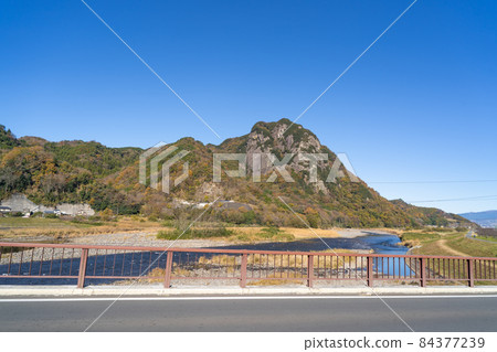 從大仁站（伊豆箱根鐵道）附近看到的城山 84377239