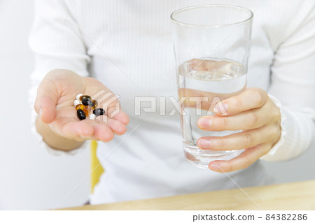 Women who drink supplements 84382286