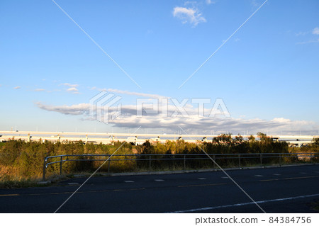 Arakawa riverbed at dusk 84384756