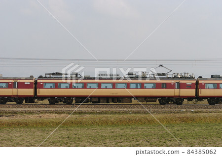 Hokuriku Main Line Mikawa-Kaga-Kasama JR West 485 series A07 formation (Kyoto) ③ Moha 484-1027 Sea side Hokuriku Main Line Mikawa-Kaga-Kasama JR West 485 series A07 formation (Kyoto) ③ Moha 484-1027 Sea side 84385062