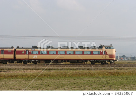 北陸本線 三河加賀笠間 JR 西 485 系列 A07 編隊(京都) ① Kuro 481-2301 Sea side 北陸本線 三河加賀笠間 JR 西 485 系列 A07 編隊(京都) ① Kuro 481-2301 Sea side 84385067