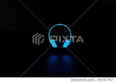 3D rendering The hologram headphones. Music from polygons, triangles, points, and lines 84387767