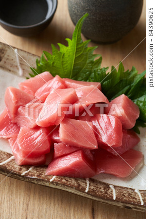 Sashimi of chopped tuna Sashimi of chopped tuna 84390625