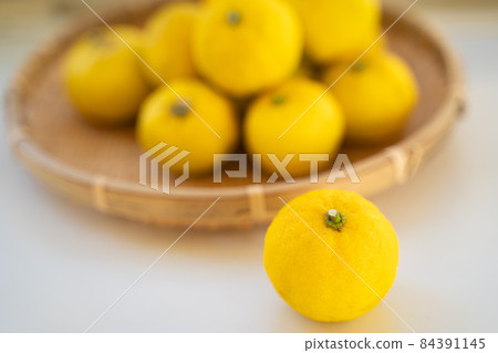 Image of fresh yuzu Image of fresh yuzu 84391145