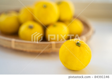 Image of fresh yuzu Image of fresh yuzu 84391146