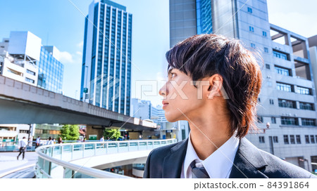 Shibuya, a young businessman with a refreshing smile Shibuya, a young businessman with a refreshing smile 84391864