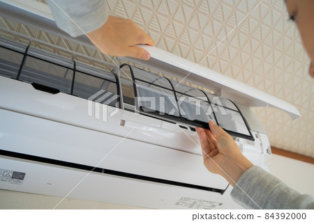 How to remove the air conditioner filter 84392000