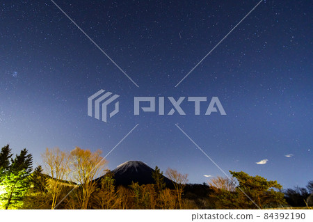 富士山和星空 84392190