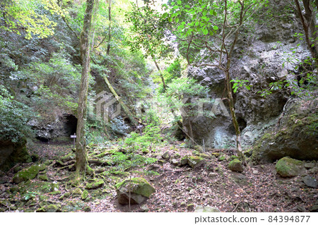 Shiroinoue Castle Ruins / Guardian's Hole Shiroinoue Castle Ruins / Guardian's Hole 84394877