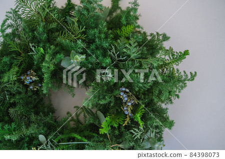 Image of Christmas wreath 84398073