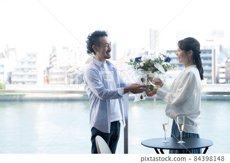 Image of a couple proposing Image of a couple proposing 84398148