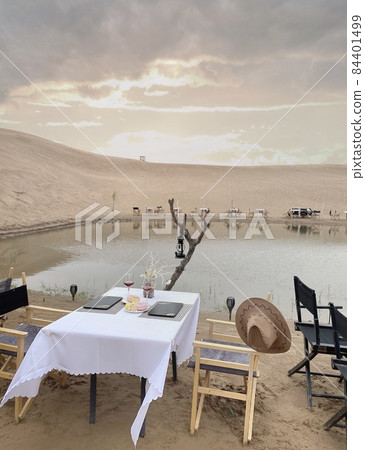 Shangri-Desert 84401499