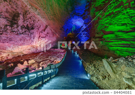Huanglong Yellow Dragon Cave - China Huanglong Yellow Dragon Cave - China 84404081