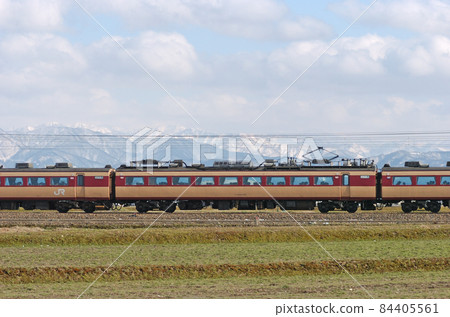 Hokuriku Main Line Mikawa-Kaga-Kasama JR West 485 series A09 formation (Kyoto) ⑧ Moha 484-244 Sea side 84405561