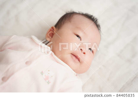 Baby portrait natural light 84405835