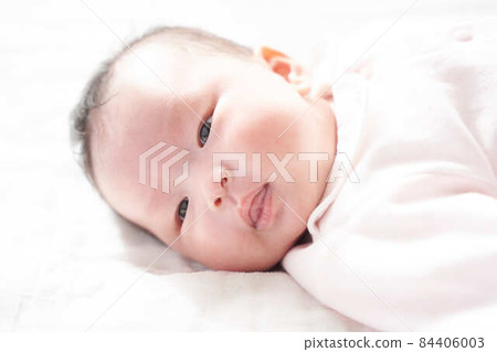 嬰兒肖像自然光 84406003